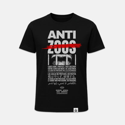 Schwarzes Unisex T-Shirt von Natura Umbra mit Frontprint „Anti Zoos“ – Ghost-Mockup des Stanley/Stella Rocker aus GOTS-zertifizierter Bio-Baumwolle.